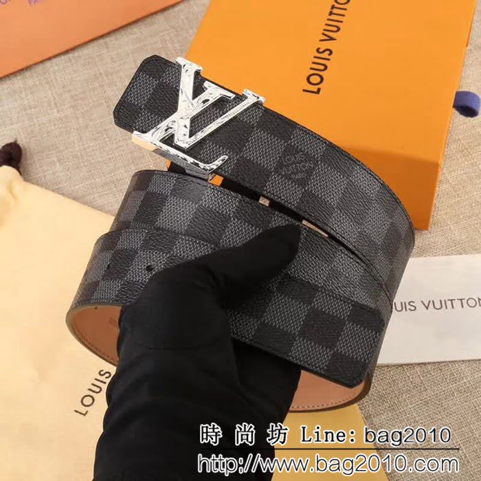 路易威登LV Monogram帆布 金色LV首字母帶扣 男士皮帶 LHG1651